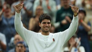 Alcaraz elimina a Rublev y se instala en cuartos de final con 22 victorias consecutivas