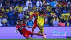 Detienen el América vs Tijuana por tormenta eléctrica