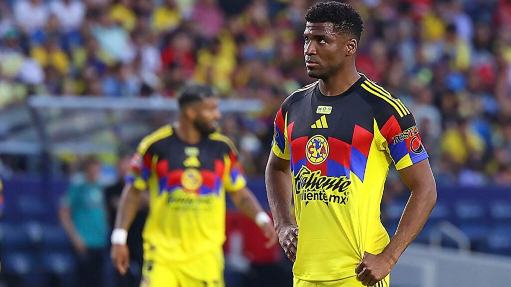 José Zúñiga con el América