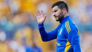 Gignac vuelve a recaer, pero viajaría con Tigres para el debut en la Leagues Cup 2025