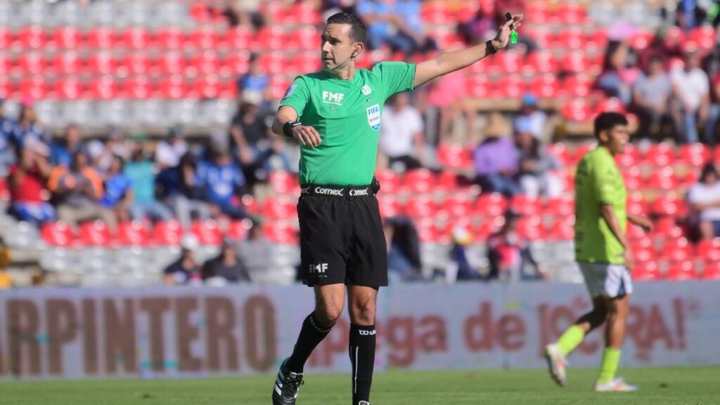 César Ramos durante un partido de la Liga MX