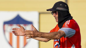Junior y Alfredo Arias, sin margen de error