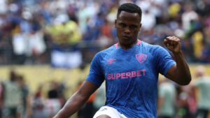 Wolverhampton toca la puerta de Jhon Arias