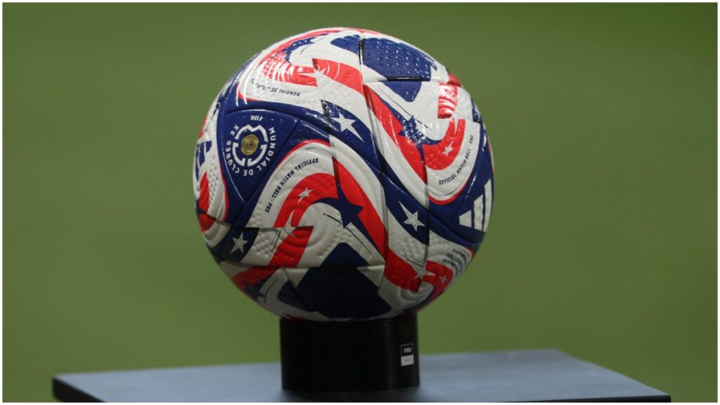 Así luce el balón del Mundial de Clubes 2025 | Reuters; IMAGN IMAGES