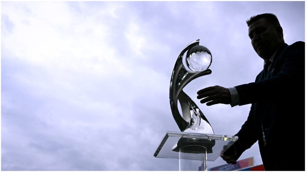 Así luce el trofeo de la Eurocopa femenil | AFP; Bozon