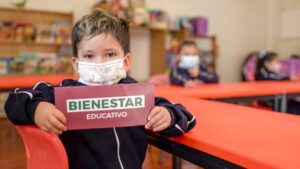 Deposito del Bienestar para uniformes y útiles escolares: ¿Cuándo cae el pago y de cuánto es?