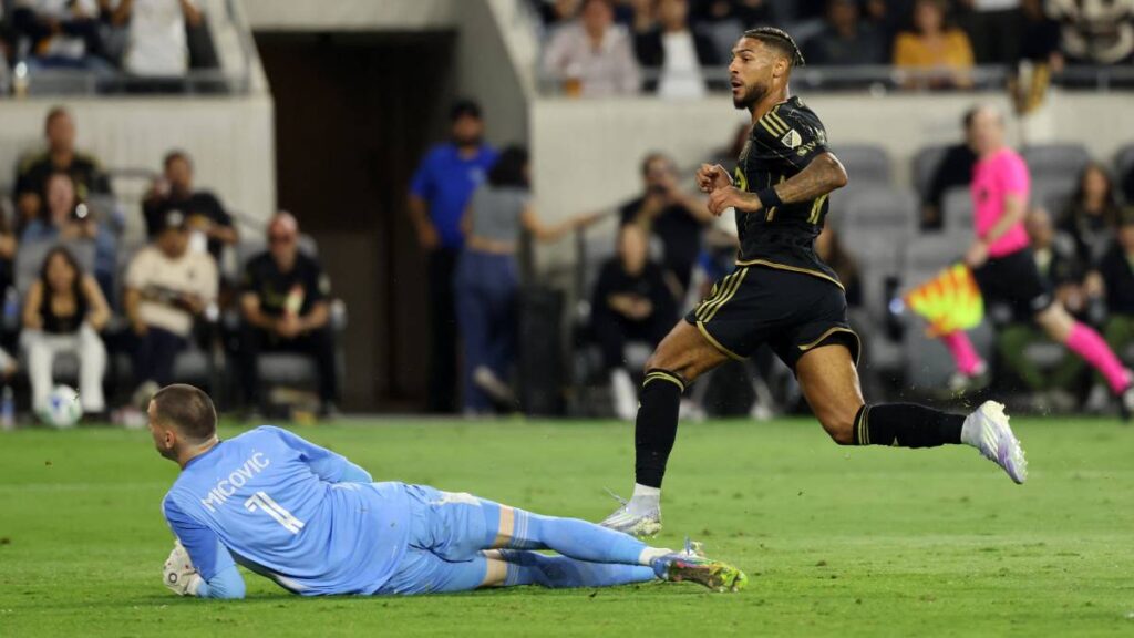 Así juega Denis Bouanga, posible refuerzo del América 