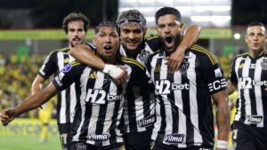 Bucaramanga hace el desgaste y Atlético Mineiro se lleva el premio