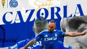 Santi Cazorla renueva con el Real Oviedo hasta el 2026
