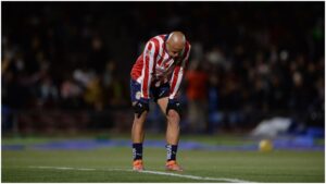 Tuca Ferretti le aconseja a Chicharito Hernández que mejor se retire