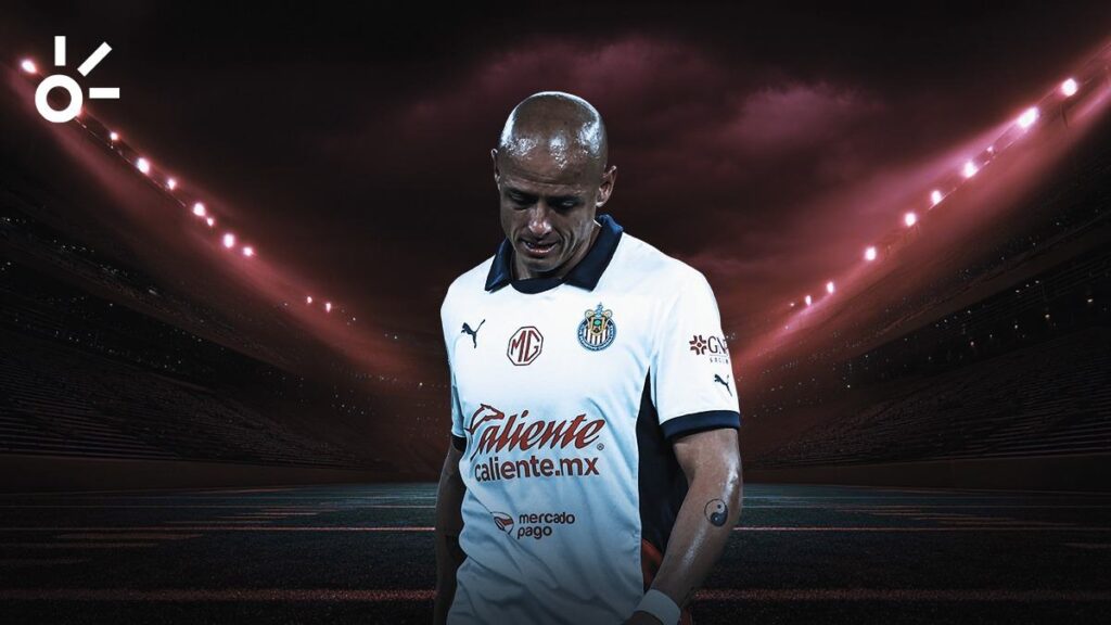 Chicharito ha quedado a deber en su regreso a Chivas