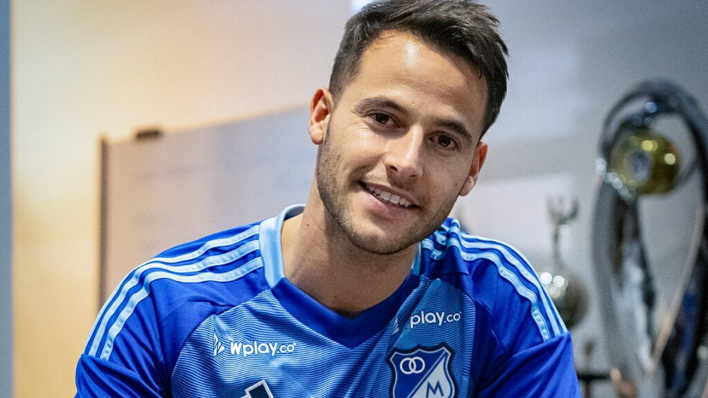 Guillermo de Amores firma contrato con Millonarios. - @MillosFCoficial.