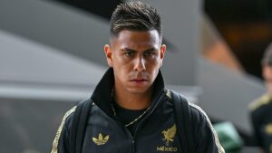 Efraín Álvarez, el único jugador de campo que no vio minutos con la selección mexicana en la Copa Oro