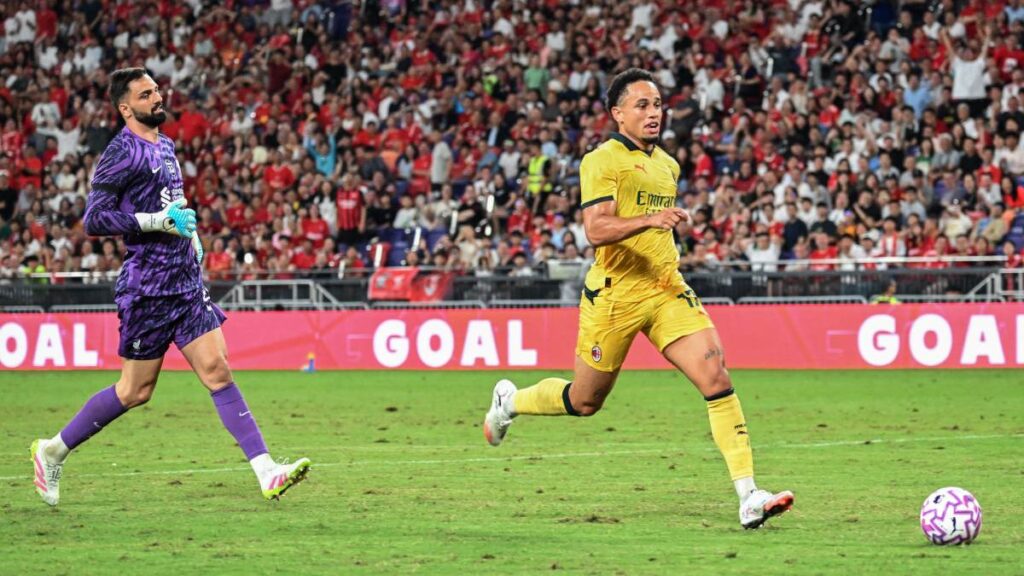 En el amistoso entre Liverpool y Milan, un tremendo error de Mamardashvili sella el resultado final para el cuadro italiano