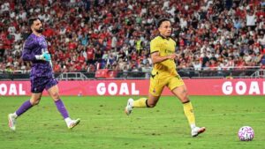 ¡Tremenda falla! Error de Mamardashvili le da al Milan la victoria sobre Liverpool