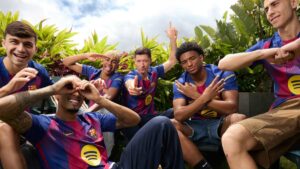 Barcelona presenta su nueva playera para la temporada 2025-26