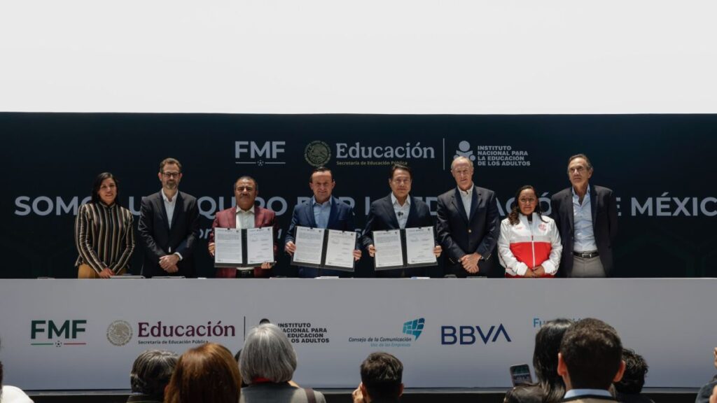 La FMF, SEP e INEA hacen equipo para combatir el analfabetismo de la mano del fútbol mexicano