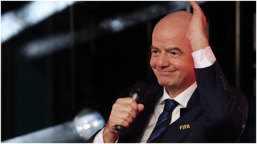 Gianni Infantino, presidente de FIFA, aprueba descansos obligatorios | Reuters