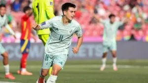 ¿Por qué Gilberto Mora no puede jugar en Europa?