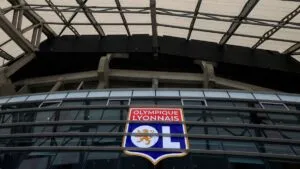¡Giro radical! DNCG anula descenso del Lyon y el club sigue en la Ligue 1