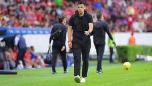 Gonzalo Pineda se vuelve a enfrentar a su reto imposible: ganarle un partido a Mascherano