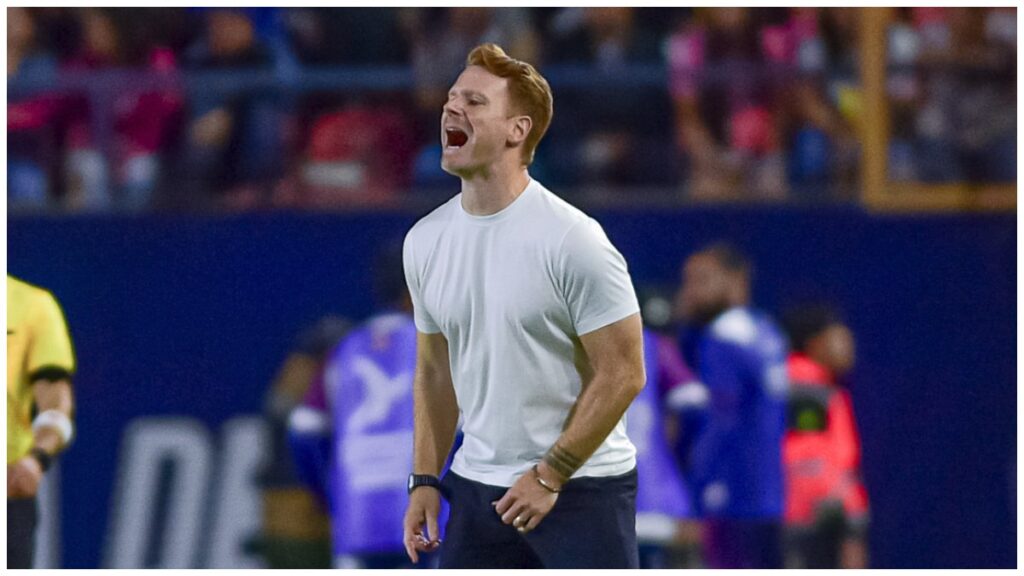 Guillermo Abascal Pérez lamentó la derrota del San Luis. Imago 7