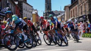 Harold Tejada y Sergio Higuita detallan el fair play que se vivió en la etapa 11 del Tour de Francia con Tadej Pogacar