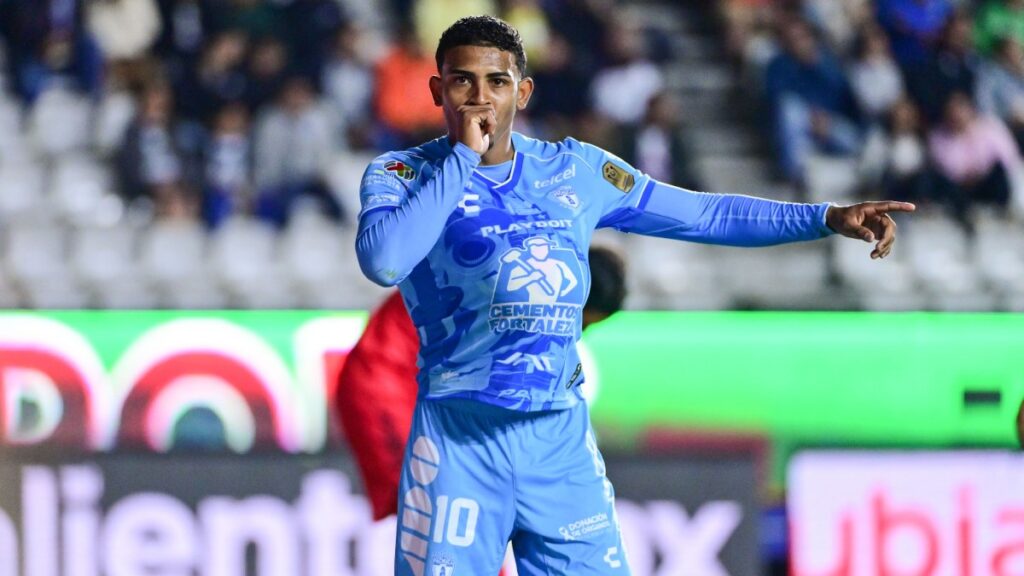 John Kennedy regresa al Fluminense tras su paso por Pachuca