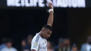 La enigmática historia de Mbappé con la playera del PSG previo al duelo ante el Real Madrid