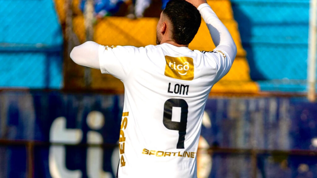 Darwin Lom celebrando su gol contra Comunicaciones. (FACEBOOK Comunicaciones)