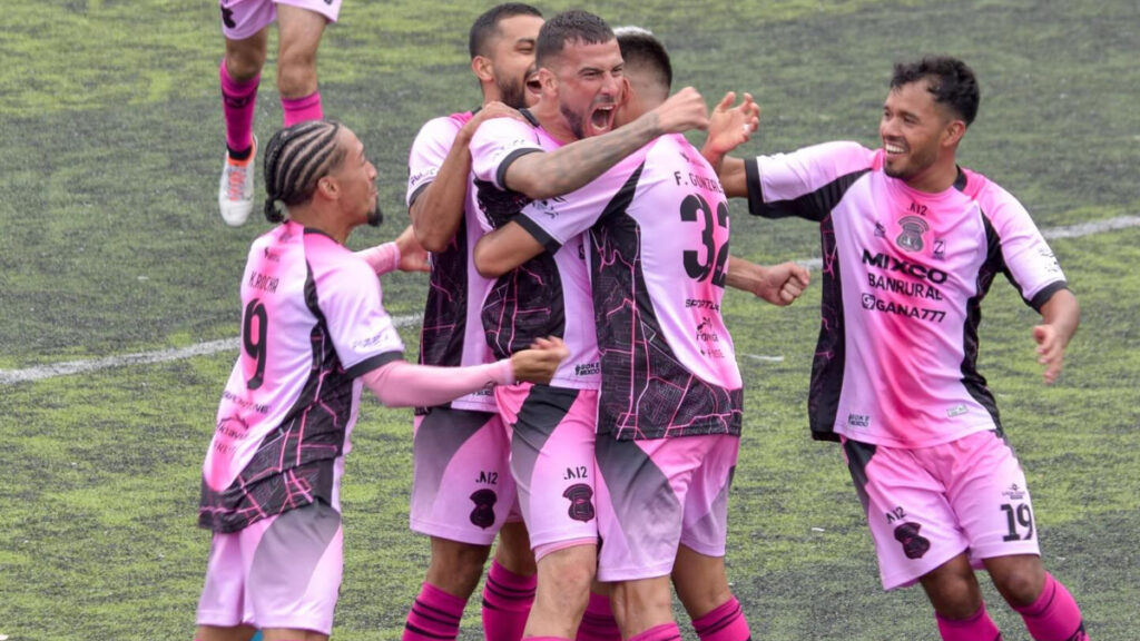 El festejo del gol. (Mixco Facebook)