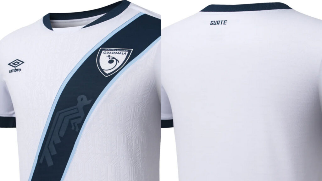 Camiseta titular de Guatemala. (Umbro)