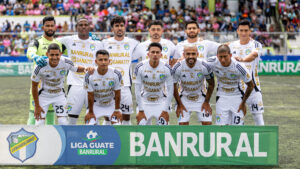 Fuerte acusación de José Pinto, capitán de Comunicaciones: “El árbitro tiene algo contra nosotros”