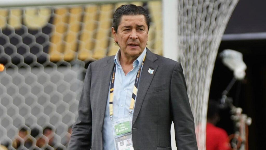 Luis Fernando Tena, DT de Guatemala. (Concacaf)