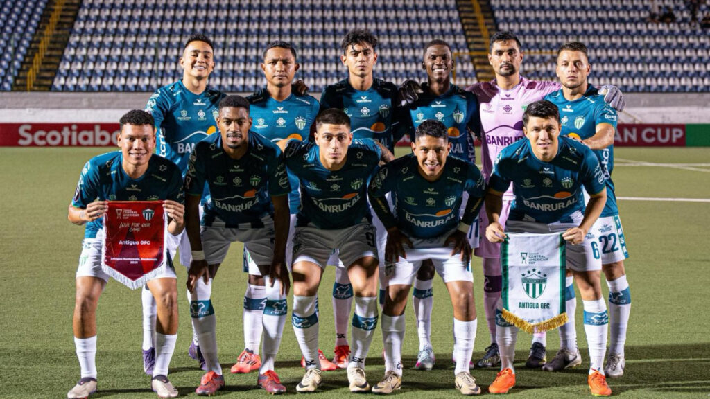 El once titular de Antigua ante Managua. (Antigua Facebook)