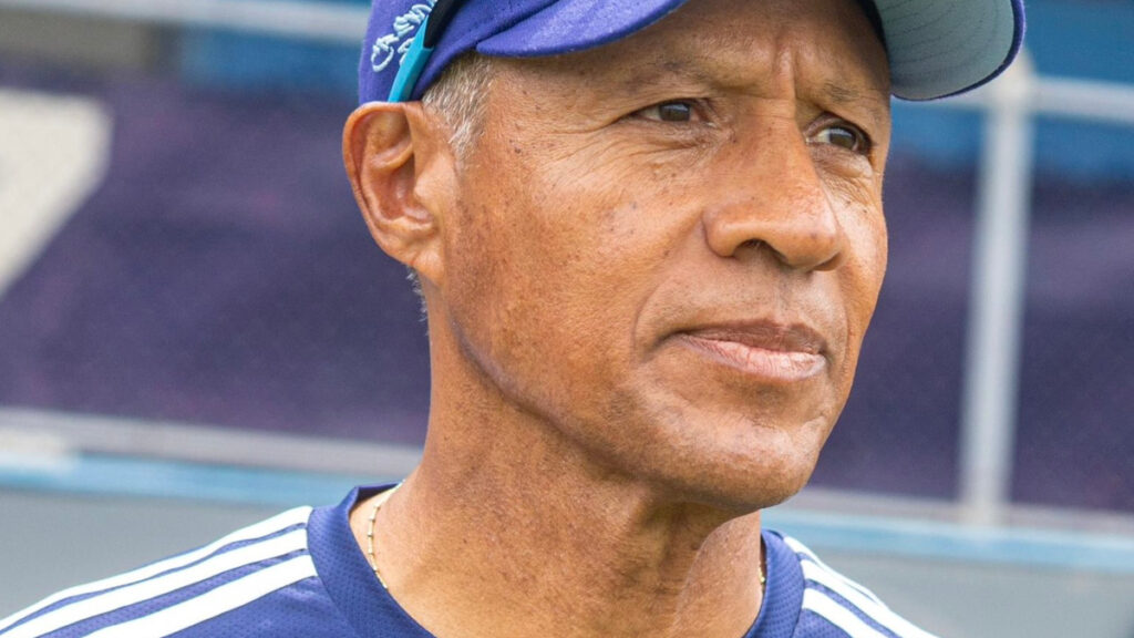 Roberto Hernández, DT de Comunicaciones. (Comunicaciones X)