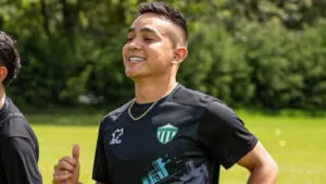 Se celebra como un gol: Santis toma la palabra tras ‘su lesión’