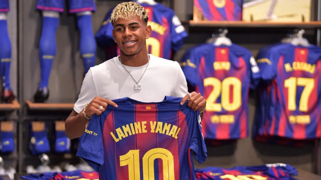 El Barça hace oficial la renovación de Lamine Yamal y que usará la 10