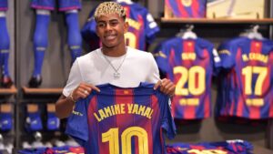 El Barcelona hace oficial la renovación de contrato y la camiseta número 10 para Lamine Yamal