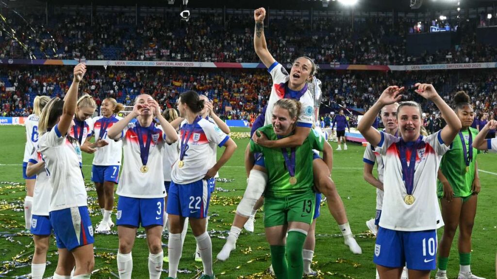 Lucy Bronze, en festejo con Inglaterra