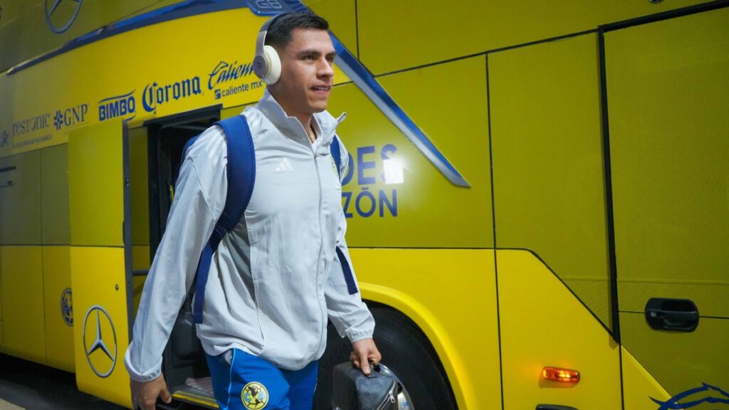 Luis Ángel Malagón previo a un partido del América