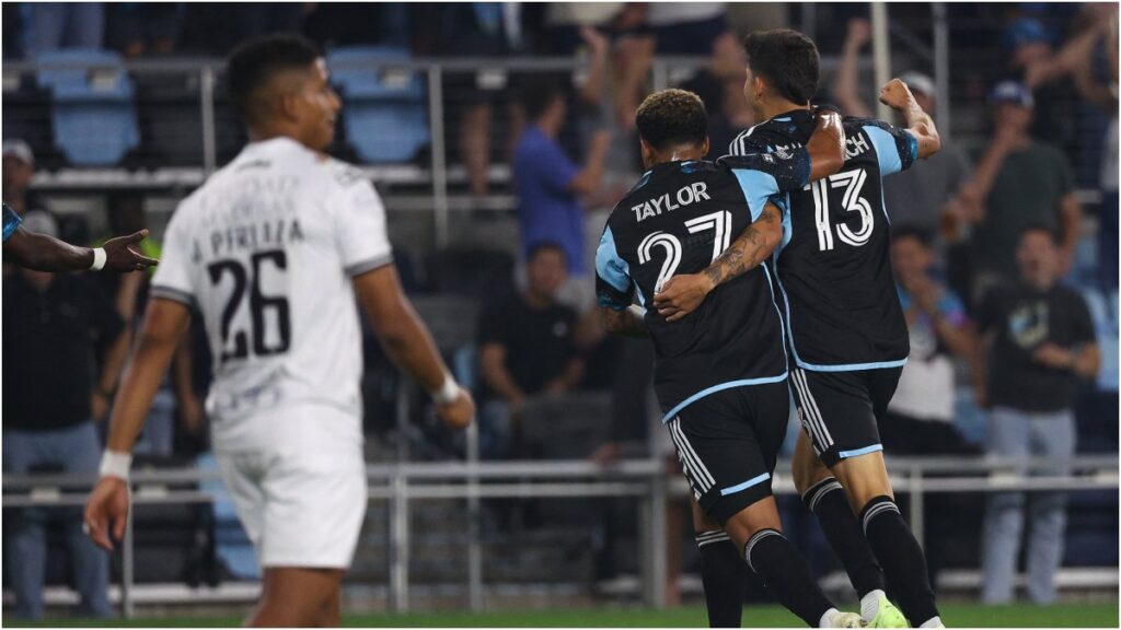 Minnesota aplasta a los Gallos. IMAGN IMAGES via Reuters Connect