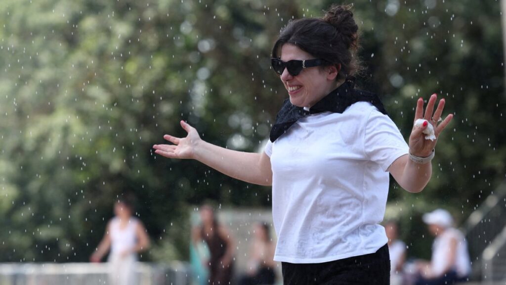 Chicharito Hernández es criticado por su discurso sobre el 'rol femenino'