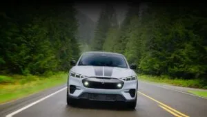Probamos el Mustang Mach-E 2025: el corazón eléctrico que late con espíritu deportivo