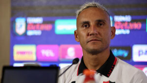 Las publicaciones lapidarias del entrenador de Newell’s contra Keylor Navas