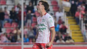 Agustín Palavecino aumenta la ventaja de los Rayos con un penalti