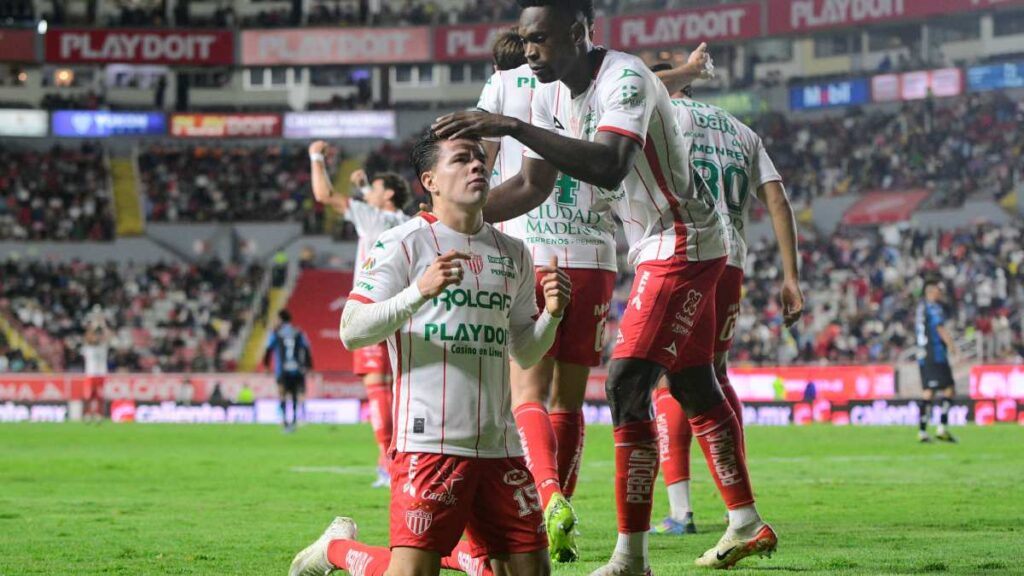 Pável Pérez finiquita el encuentro ante Gallos