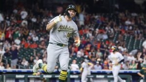 Nick Kurtz se une a lista histórica con cuatro cuadrangulares ante Houston