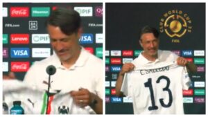 Nico Kovac presume jersey de Carlos Salcedo, tras eliminación de Rayados del Mundial de Clubes