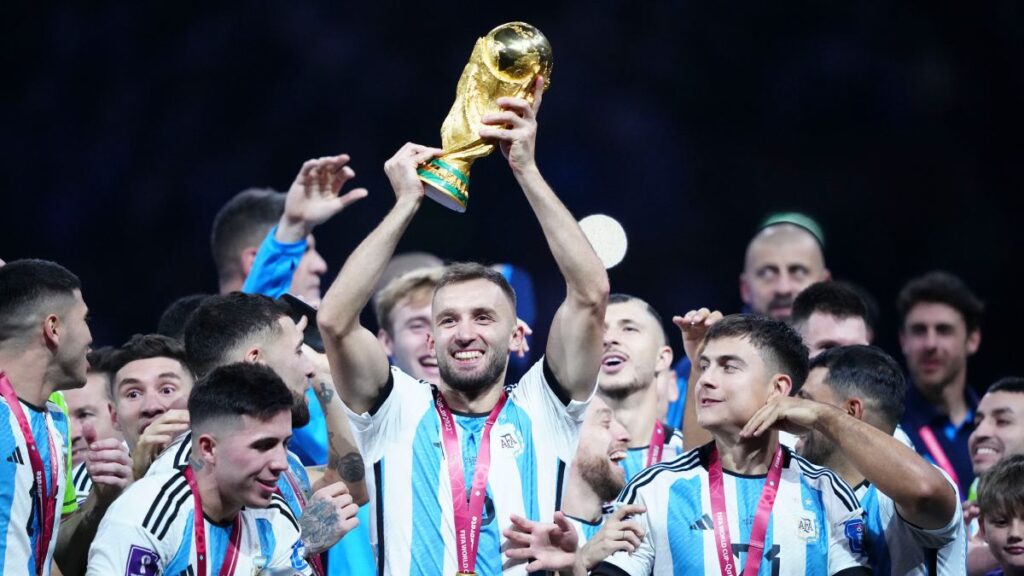 Germán Pezzella levantó la Copa del Mundo y regresó a River Plate. | Imago7.